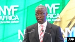 (FILES) Le Premier ministre gabonais Raymond Ndong Sima lors de la séance d'ouverture du New York Forum Africa à Libreville, le 8 juin 2012.