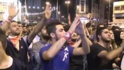 Tripoli : des Libanais célèbrent la démission du Premier ministre