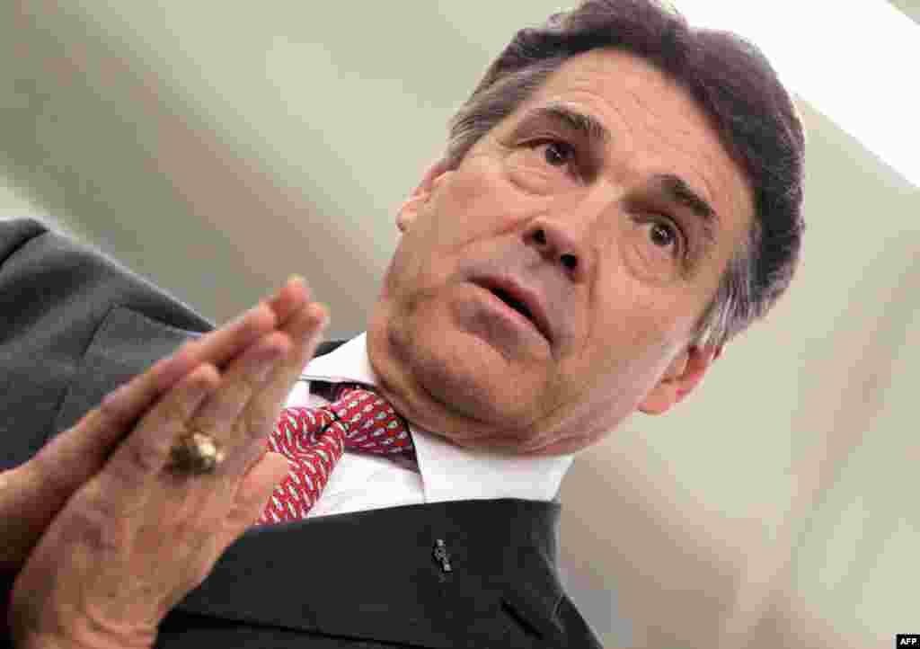 Rick Perry. Thống đốc lâu năm nhất của Texas. Được sự ủng hộ của những người bảo thủ và những người Tea Party. Ông đang nghiên cứu xem có nên tham gia cuộc đua không.