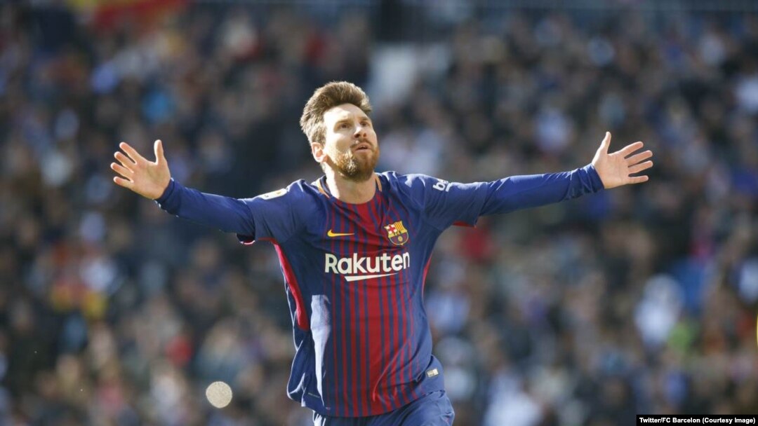Lionel Messi oo u dabaaldagaya gool uu dhaliyay.

