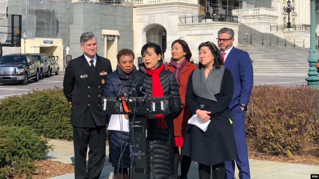 民主黨聯邦眾議員趙美心（Rep. Judy Chu, D-CA）2月28日在國會山前召開記者會，呼籲各界防疫當前停止散播仇視亞裔言論。