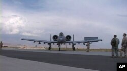 امریکايي چارواکي: د افغانستان د بیارغونې ملیاردونه ډالره له خطر سره مخ دي