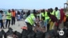 Somali volunteers clean beaches