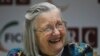 Elinor Ostrom, pemenang Hadiah Nobel Ekonomi, yang juga profesor di Universitas Indiana, dalam sebuah konferensi di New Delhi, India, 5 Januari 2011. Ostrom adalah perempuan pertama peraih Hadiah Nobel Ekonomi. (Foto: AFP)