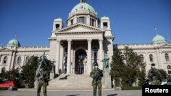 Vojska Srbije u vreme vanrednog stanja zbog korona virusa ispred Skupštine Srbije, Foto: REUTERS/Marko Djurica