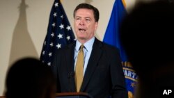 James Comey dipecat dari jabatan Direktur FBI (foto: dok). Pasar saham AS goyah pasca pemecatan Comey pekan lalu. 