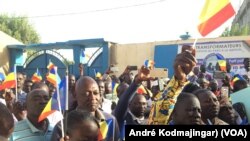 Les militants du parti les Transformateurs au siège du QG de ladite formation politique à N’Djamena, le 15 mars 2021. 