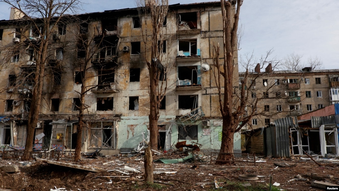 Stambene zgrade koje su teško oštećene stalnim ruskim vojnim napadima u gradu Avdiivka na liniji fronta
