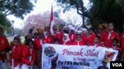 Pencak Silat " Al Azhar' cabang Afrika Selatan berpartisipasi dalam pembukaan Piala Dunia 2010. Pencak Silat yang diperkenalkan oleh orang Indonesia cukup berkembang di Afrika Selatan.