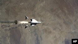 ARHIVA - Svemirska letelica kompanije "Virdžin Galaktik" (Foto: AP/Virgin Galactic)