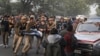 India Larang Pawai dan Tutup Internet Setelah Protes Berujung Maut
