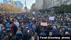 Protest "Držimo vam lekciju - protest za obrazovanje", ispred Ministarstva prosvete. (Fonet / Marko Dragoslavić)