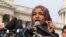 Archivo - La representante demócrata por Minnesota Ilhan Omar habla en una conferencia de prensa en el Capitolio en Washington el 7 de febrero de 2019.