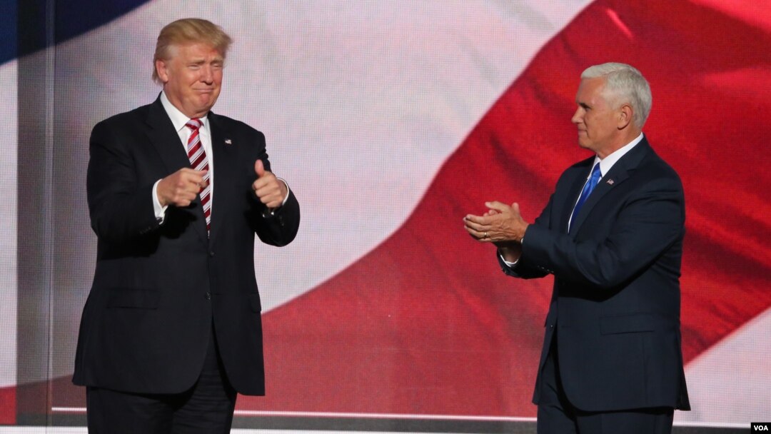 Donald Trump subió al escenario tras el discurso de Mike Pence.
