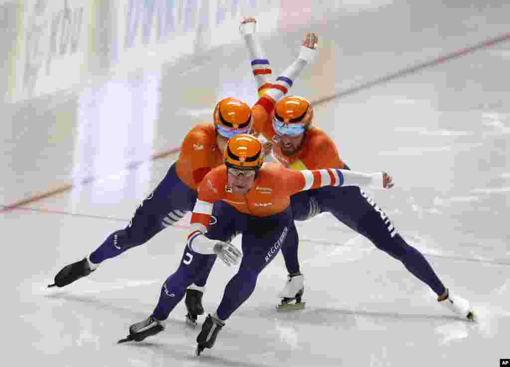 تیم هلند در رشته اسکیت سرعت در مسابقات قهرمانی جهان در آلمان.&nbsp;