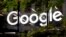 ARCHIVO - El logotipo de Google se muestra en sus oficinas de Londres. 