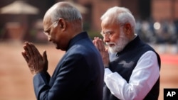 Narendra Modi, à droite, New Delhi, Inde, le 29 novembre 2019.