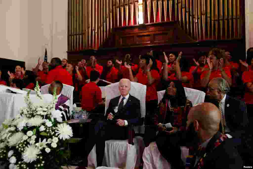 ABŞ - Prezidentliyə Demokrat namizəd, ABŞ-ın sabiq vitse-prezidenti Co Bayden Alabama ştatının Selma şəhərinin kilsəsində keçirilən "Qanlı Bazar" mərasimində &nbsp;