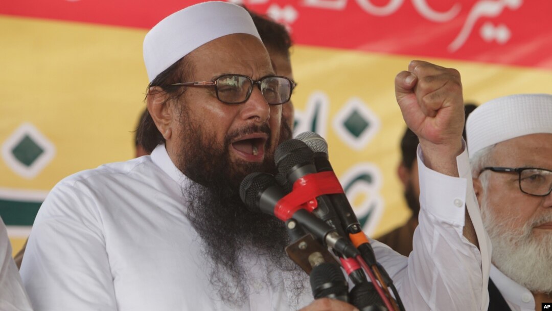 Hafiz Saeed, leader of Jamaat-ud-Dawa address an anti-Indian rally in Lahore, Pakistan, Sept. 30, 2016. 