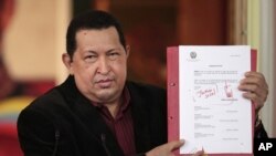 La nacionalización de firmas privadas ha sido un recurso político “populista” de primera mano para el presidente Hugo Chávez.