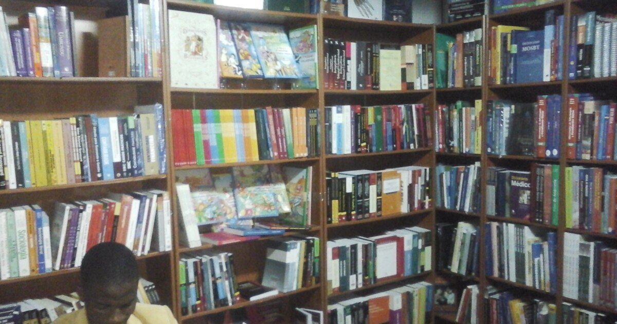 Angola Library É tempo de “resgatar a soberania intelectual de Angola”, diz escritor ...