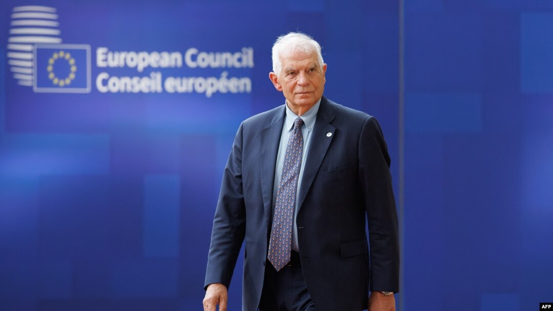 El alto representante de la Unión para Asuntos Exteriores y Política de Seguridad y vicepresidente de la Comisión Europea, Josep Borrell, llega para participar en una cumbre de la UE en Bruselas, el 17 de octubre de 2024. (Foto de BENOIT DOPPAGNE / BELGA / AFP) 
