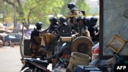 Les soldats burkinabè patrouillent à Ouagadougou, Burkina Faso, 3 mars 2018