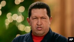 Chávez tiene también una calle en Senegal y el aeropuerto de la segunda ciudad más grande de Tahití con su nombre. 