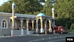 Masjid Mustafa Center ini terletak di Annandale, Virginia, tak jauh dari ibukota AS, Washington.