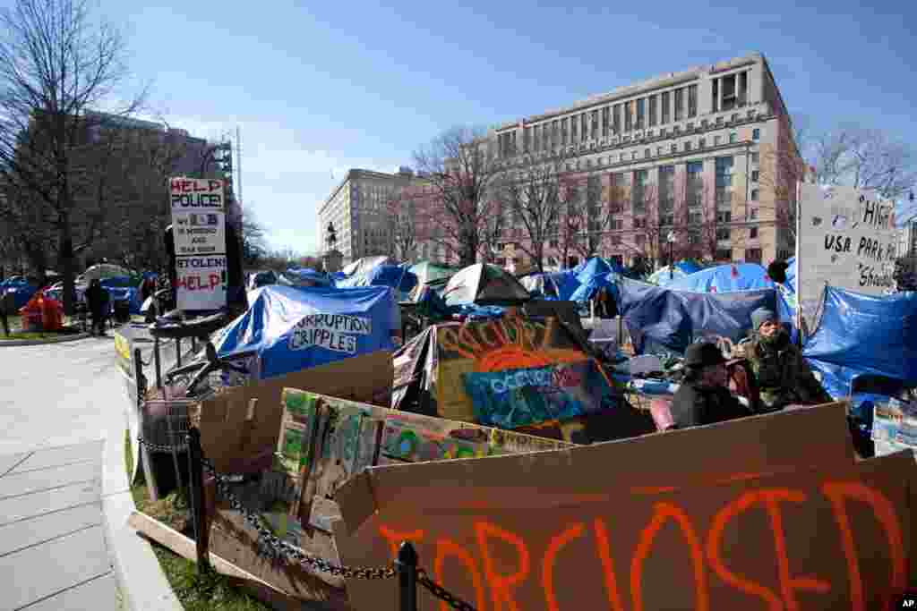 The Occupy DC camp at McPherson Square in Washington. (Alison Klein/VOA)