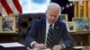 Biden firma un paquete de estímulo de 1,9 billones de dólares