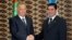 Turkmaniston rahbari Qurbonguli Berdimuhammedov, O'zbekiston prezidenti Islom Karimov Ashxoboddagi uchrashuv paytida. 13-dekabr, 2009-yil.