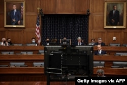 Anggota DPR AS menyimak keterangan Menlu AS Antony Blinken dalam pertemuan virtual di Komite Urusan Luar Negeri DPR AS di Gedung Capitol, Washington, D.C., 13 September 2021. (Getty Images via AFP)