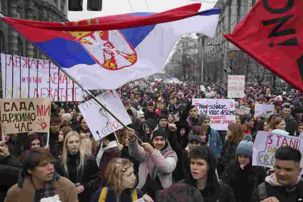 Protest u Beogradu&nbsp;(AP Photo/Darko Vojinovic)