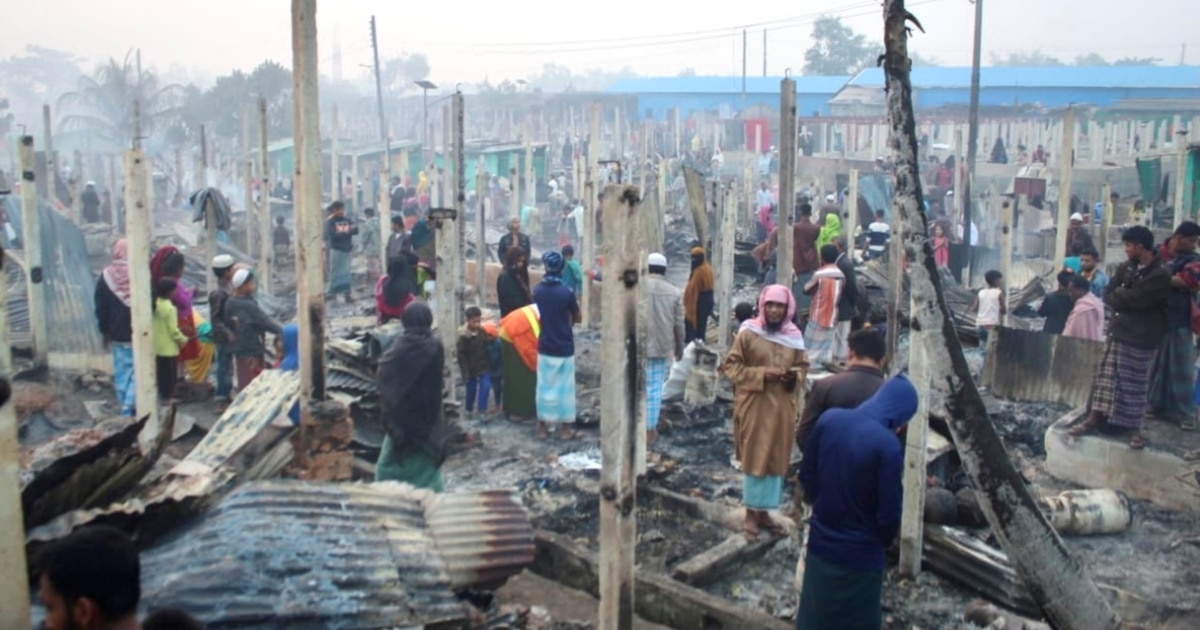 Fire Destroys Thousands of Homes in Rohingya Refugee Camp