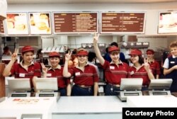 The crew at the Pushkin Square McDonald's in Moscow was ready to go on opening day, Jan. 31,1990. (McDonald's photo)