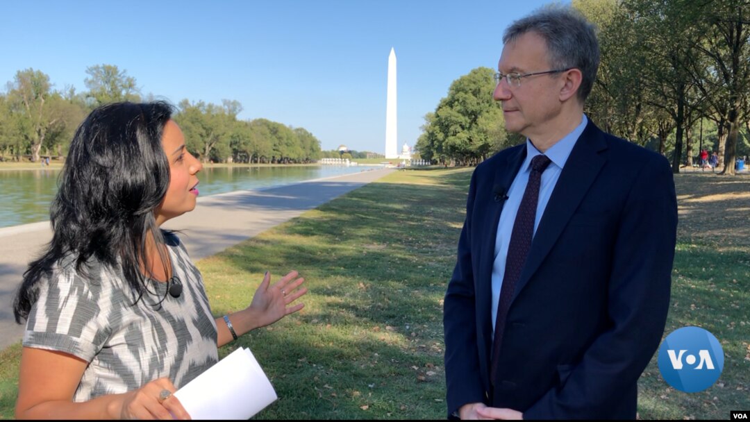 AQShning O'zbekistondagi elchisi Daniel Rozenblum "Amerika Ovozi" bilan suhbatda, Vashington, 25-sentabr, 2019