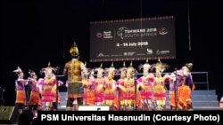 Paduan Suara Universitas Hasanuddin Makassar saat tampil di kejuaraan paduan suara sedunia “World Choir Game Tshwane 2018” yang diselenggarakan di Pretoria, Afrika Selatan, Sabtu, 7 Juli 2018. (Foto: PSM Universitas Hasanuddin)