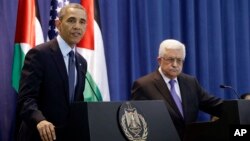 Presiden AS Barack Obama dan Presiden Palestina Mahmoud Abbas melakukan jumpa pers bersama di Ramallah, Tepi Barat (21/3).