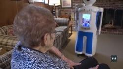 Американські інженери розробили робота- компаньйона для людей похилого віку. Відео