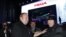 La gala de Kim Dotcom incluyó la dramatización de su captura cuando cerraron Magaupload. 