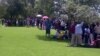  Long queue to view Mandela's body(Umfanekiso uthethwe nguBenedict Nhlapho)