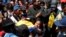 Indígenas y sindicalistas han pasado de organizar las protestas callejeras a la mesa de elaboración de un nuevo decreto que contribuya a equilibrar la economía.