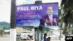 Panneau publicitaire du président du Cameroun, Paul Biya à Limbe, dans la partie anglophone du pays, le 26 septembre 2018. (Photo: AFP)