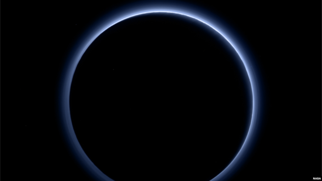  Pluto’s haze layer shows its blue color in this picture taken by the New Horizons Ralph/Multispectral Visible Imaging Camera (MVIC). The high-altitude haze is thought to be similar in nature to that seen at Saturn’s moon Titan. The source of both hazes l