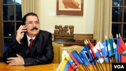 Manuel Zelaya retornó a Washington, en donde la OEA continúa con la Asamblea Extraordinaria.