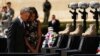 Obama y su esposa visitan Fort Hood