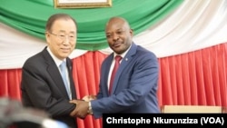 Rencontre entre Ban Ki-moon et le président burundais Pierre Nkurunziza le 23 février 2016 à Bujumbura. (VOA/Christophe Nkurunziza)