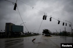 Hurricane Ian makes landfall in southwestern Florida