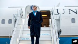 El secretario de Estado de EE.UU., John Kerry, llegó a Zurich, Suiza el miércoles 20 de enero de 2016, donde se reunirá con el canciller ruso, Sergei Lavrov.
